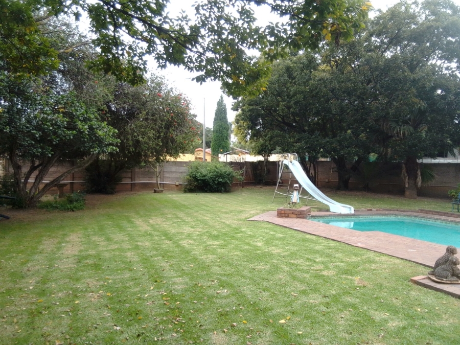 4 Bedroom Property for Sale in Glen Marais Gauteng