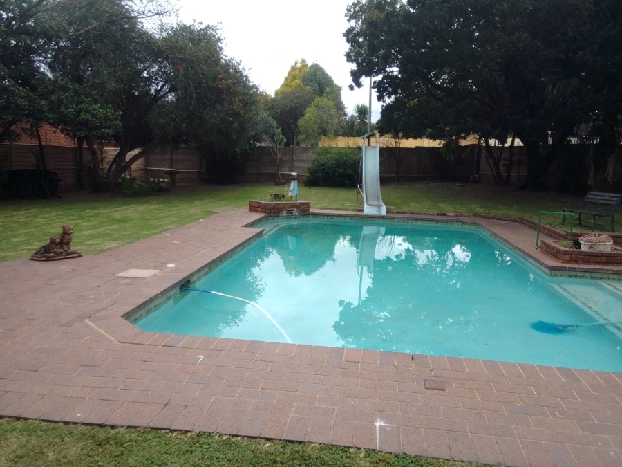4 Bedroom Property for Sale in Glen Marais Gauteng