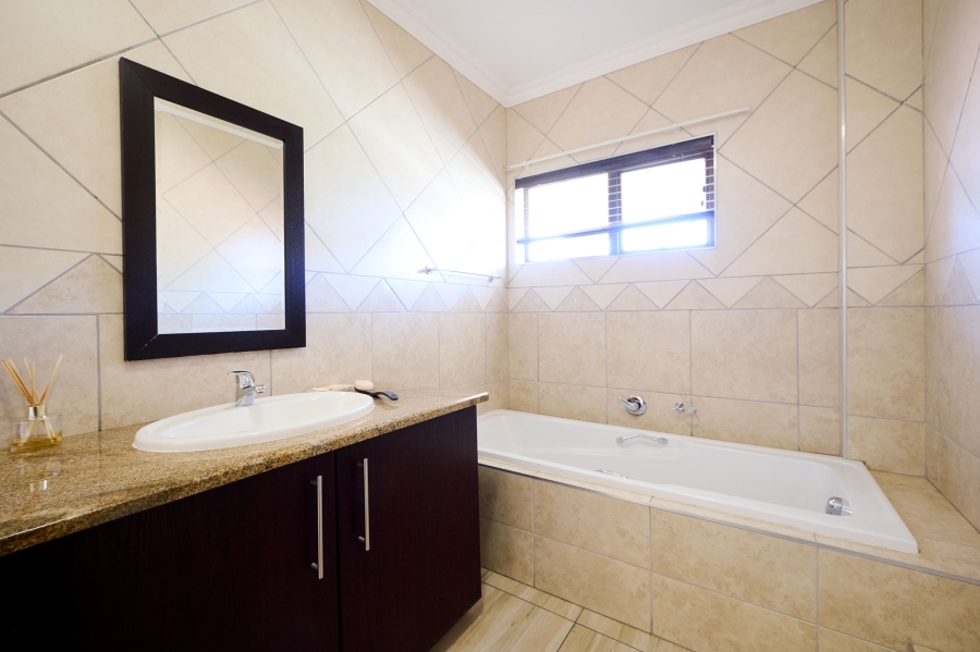 4 Bedroom Property for Sale in Montecello Estate Gauteng