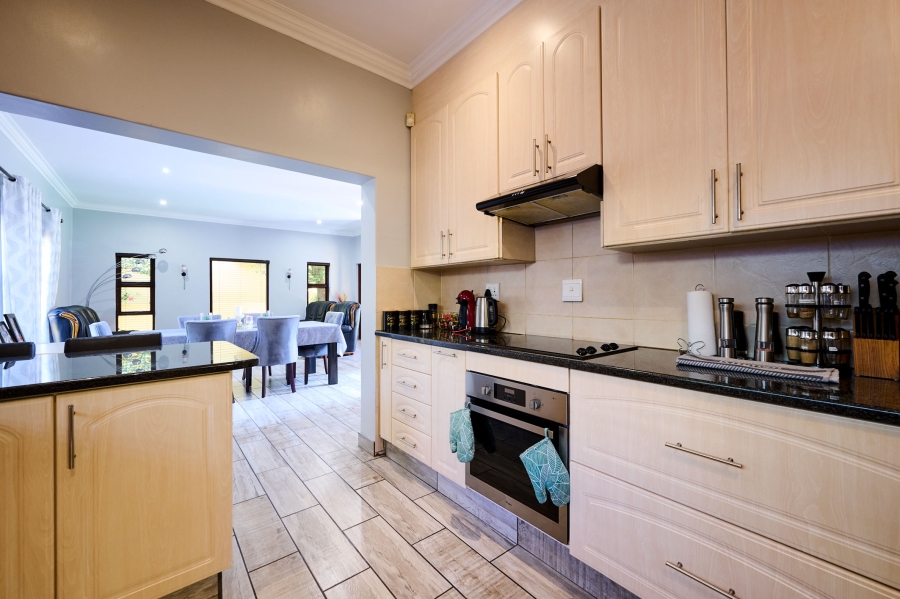 3 Bedroom Property for Sale in Halfway Gardens Gauteng