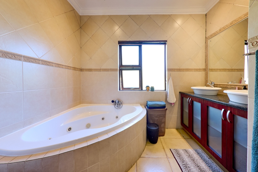 3 Bedroom Property for Sale in Halfway Gardens Gauteng