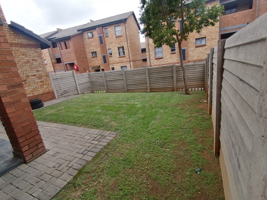 2 Bedroom Property for Sale in Noordwyk Gauteng