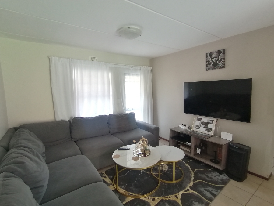 2 Bedroom Property for Sale in Noordwyk Gauteng