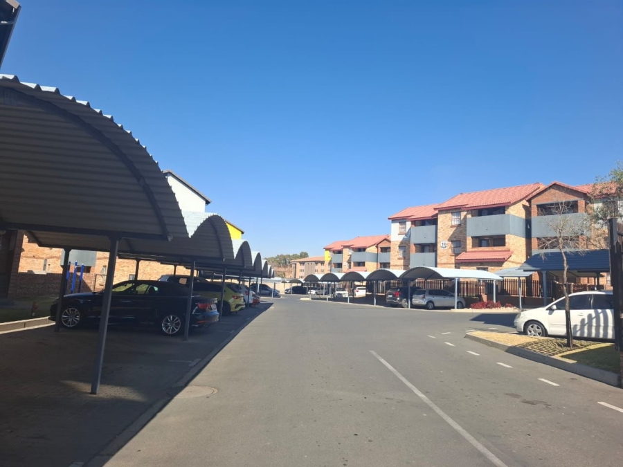 2 Bedroom Property for Sale in Noordwyk Gauteng