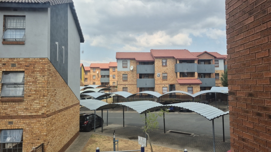 2 Bedroom Property for Sale in Noordwyk Gauteng