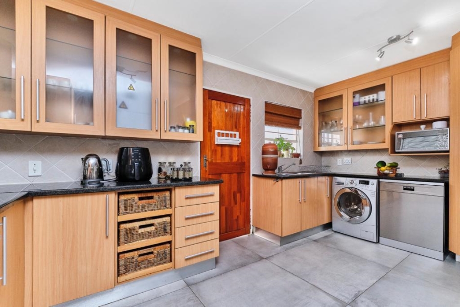 To Let 2 Bedroom Property for Rent in Morningside Gauteng