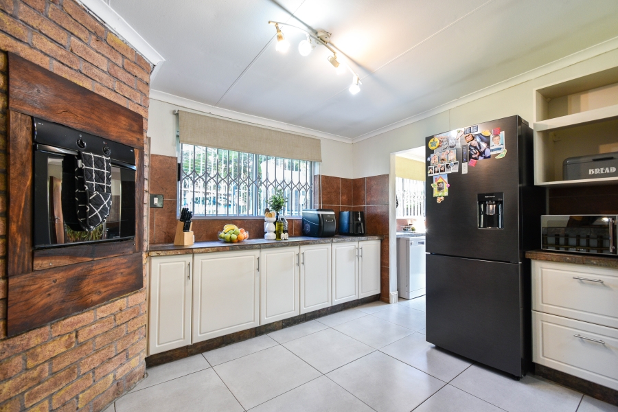 4 Bedroom Property for Sale in Garsfontein Gauteng