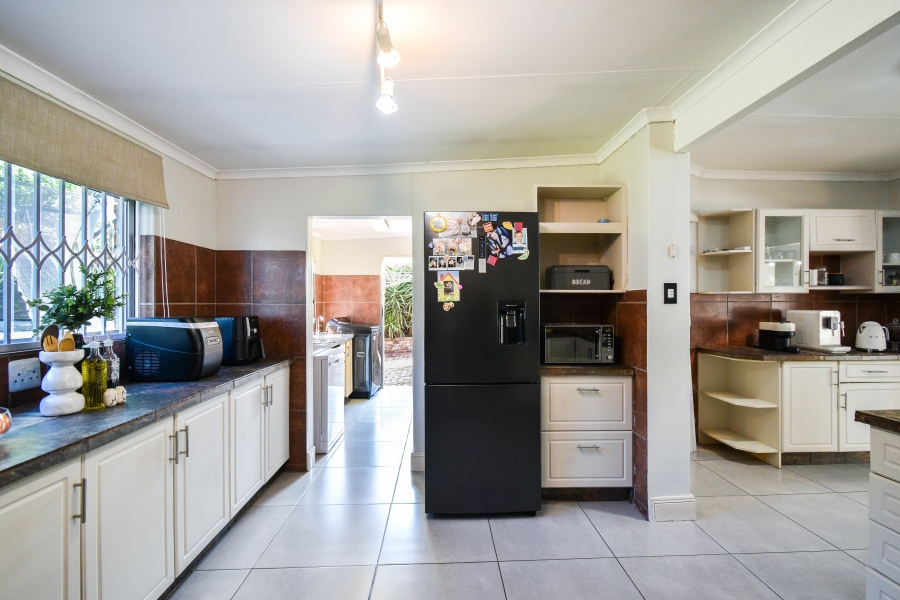 4 Bedroom Property for Sale in Garsfontein Gauteng