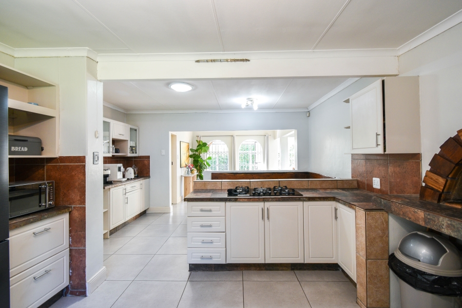 4 Bedroom Property for Sale in Garsfontein Gauteng