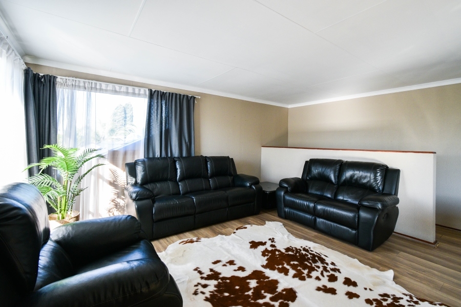 4 Bedroom Property for Sale in Garsfontein Gauteng