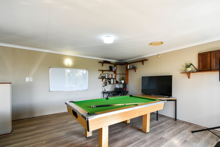 4 Bedroom Property for Sale in Garsfontein Gauteng