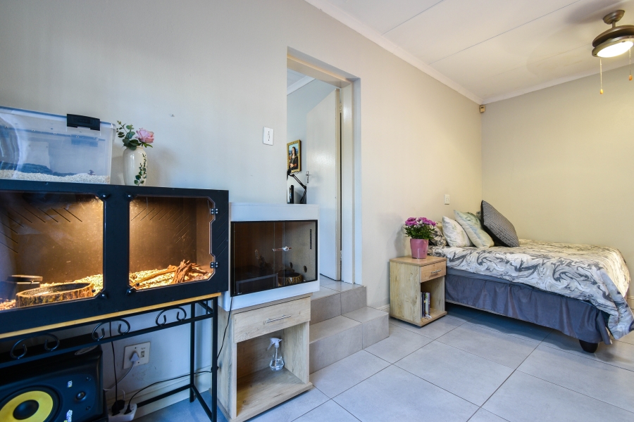 4 Bedroom Property for Sale in Garsfontein Gauteng