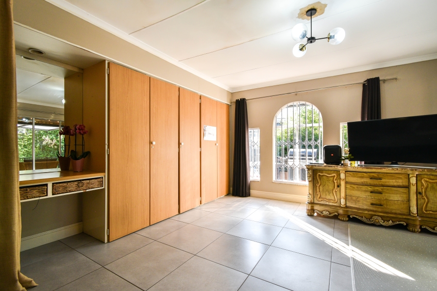 4 Bedroom Property for Sale in Garsfontein Gauteng
