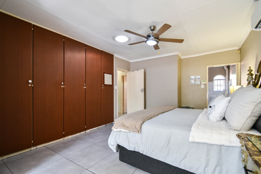 4 Bedroom Property for Sale in Garsfontein Gauteng