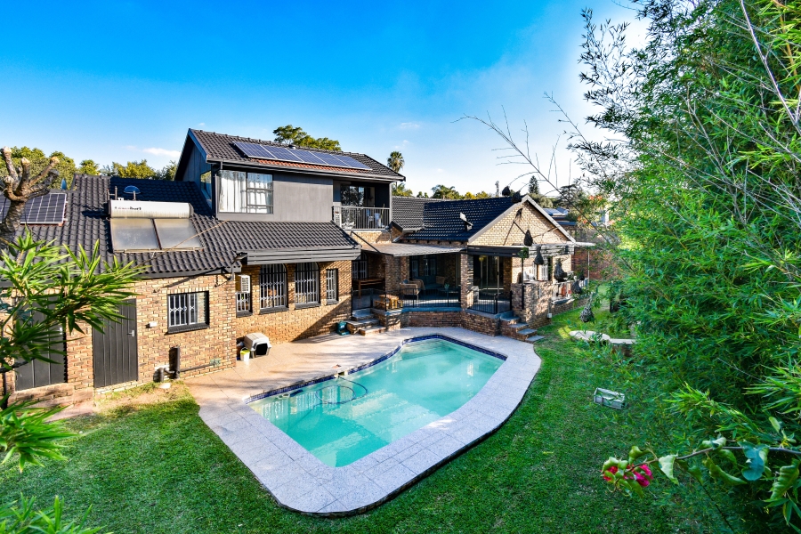 4 Bedroom Property for Sale in Garsfontein Gauteng