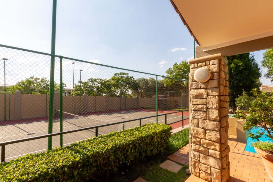 2 Bedroom Property for Sale in Lonehill Gauteng