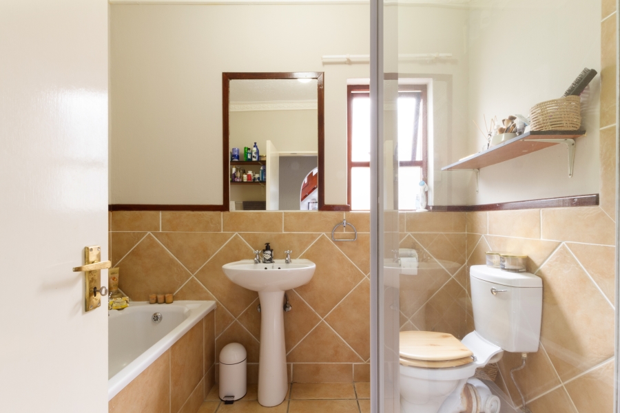 2 Bedroom Property for Sale in Lonehill Gauteng