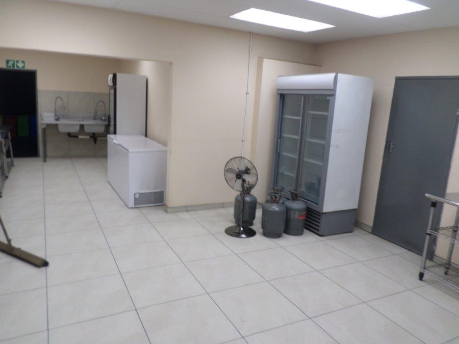 To Let Commercial Property for Rent in Randjespark Gauteng