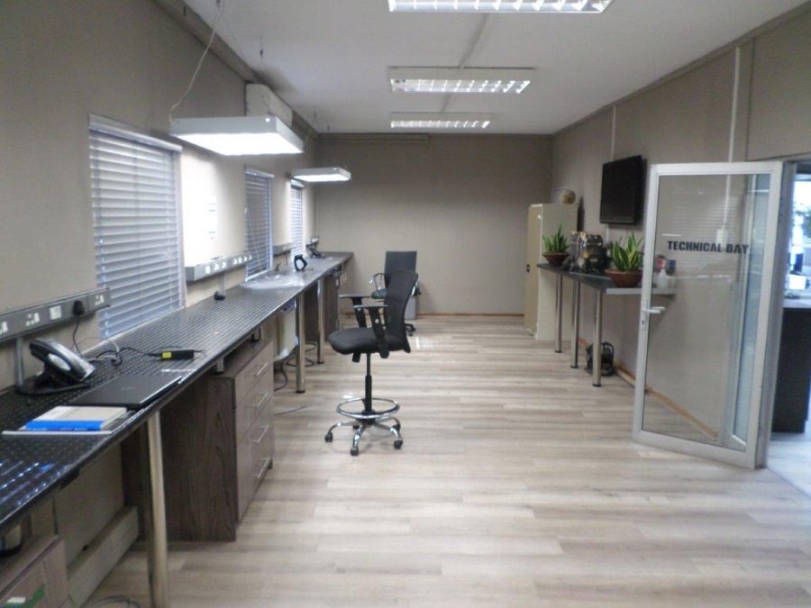 To Let Commercial Property for Rent in Randjespark Gauteng