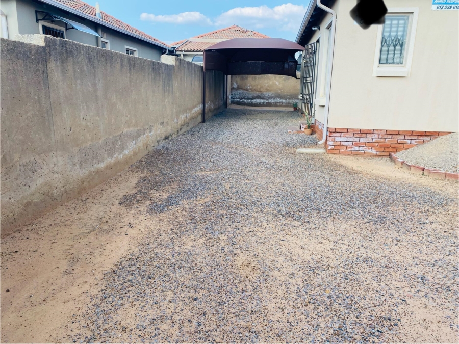 3 Bedroom Property for Sale in Glenway Estate Gauteng