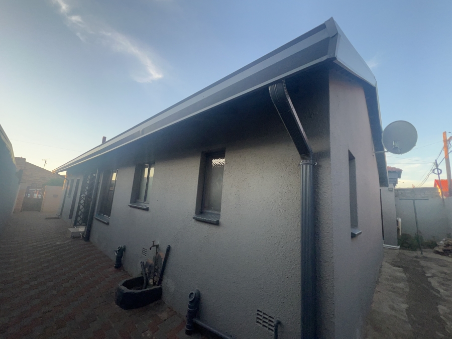 4 Bedroom Property for Sale in Kagiso Gauteng
