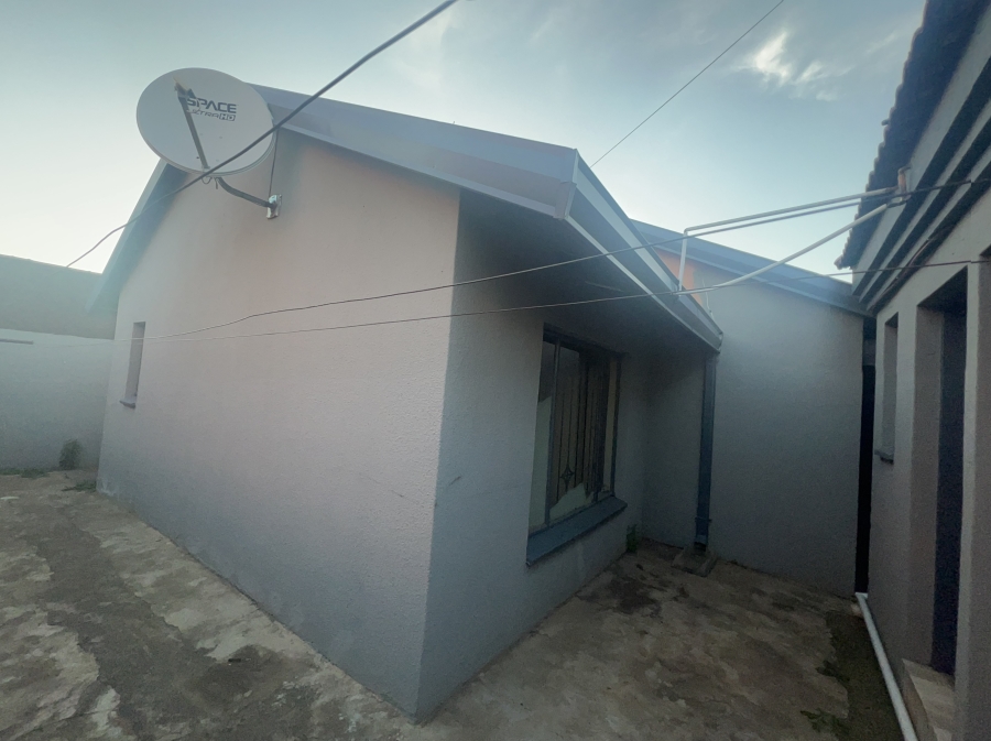 4 Bedroom Property for Sale in Kagiso Gauteng