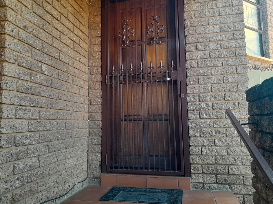 3 Bedroom Property for Sale in Oakdene Gauteng