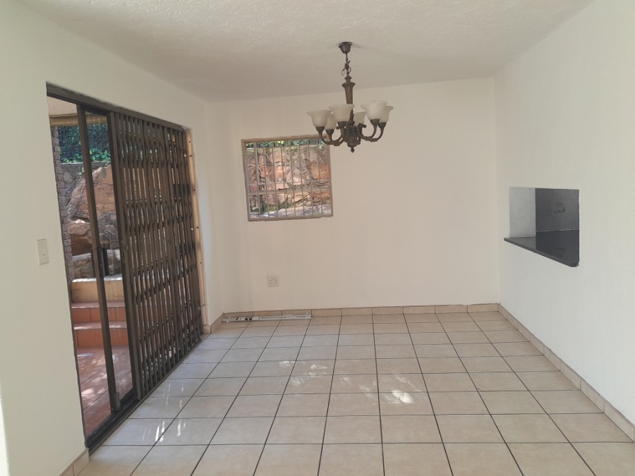 3 Bedroom Property for Sale in Oakdene Gauteng