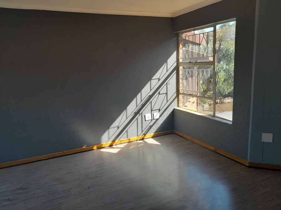 3 Bedroom Property for Sale in Oakdene Gauteng