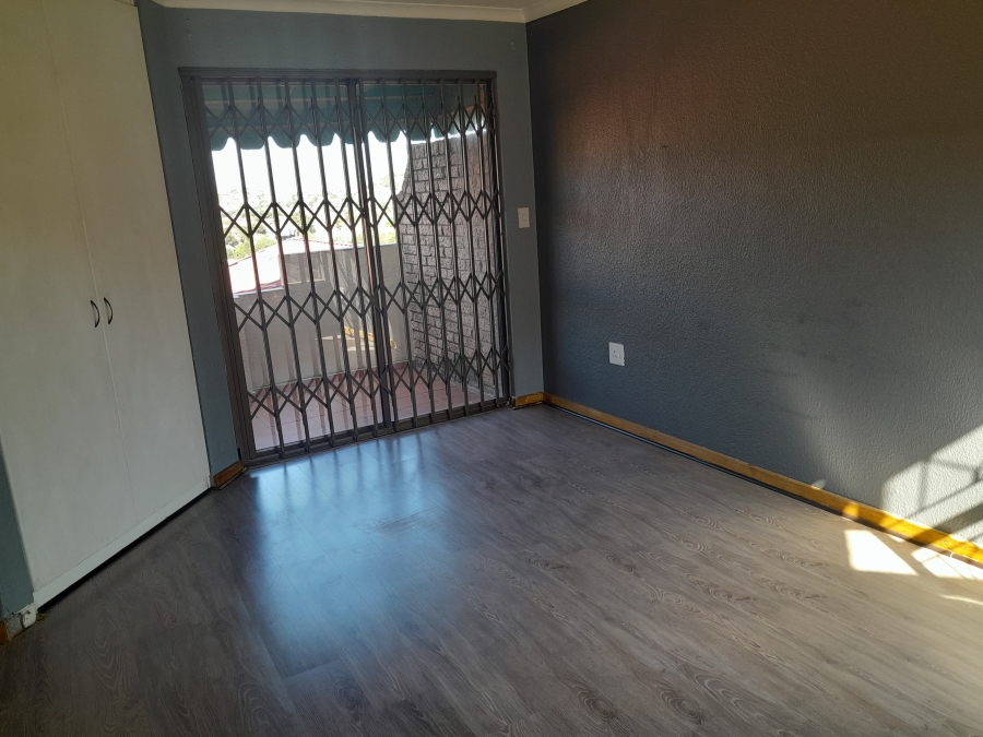 3 Bedroom Property for Sale in Oakdene Gauteng