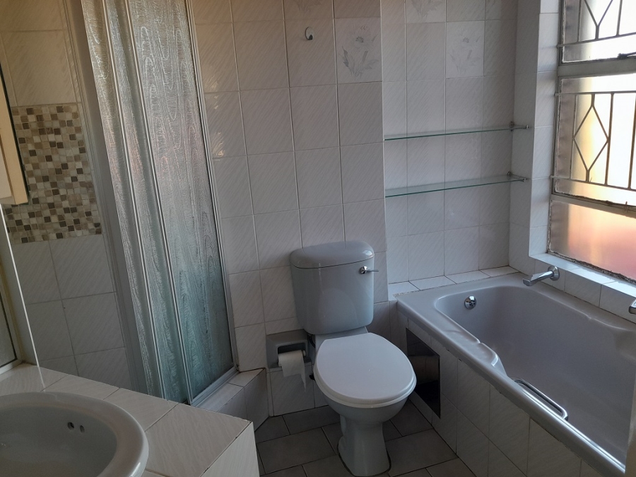 3 Bedroom Property for Sale in Oakdene Gauteng