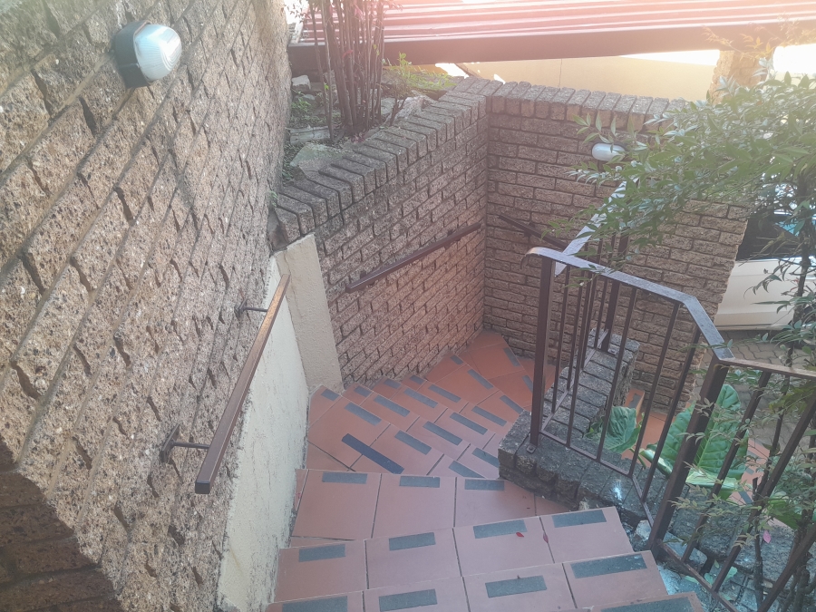 3 Bedroom Property for Sale in Oakdene Gauteng