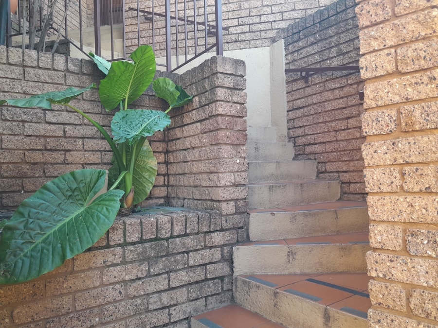 3 Bedroom Property for Sale in Oakdene Gauteng