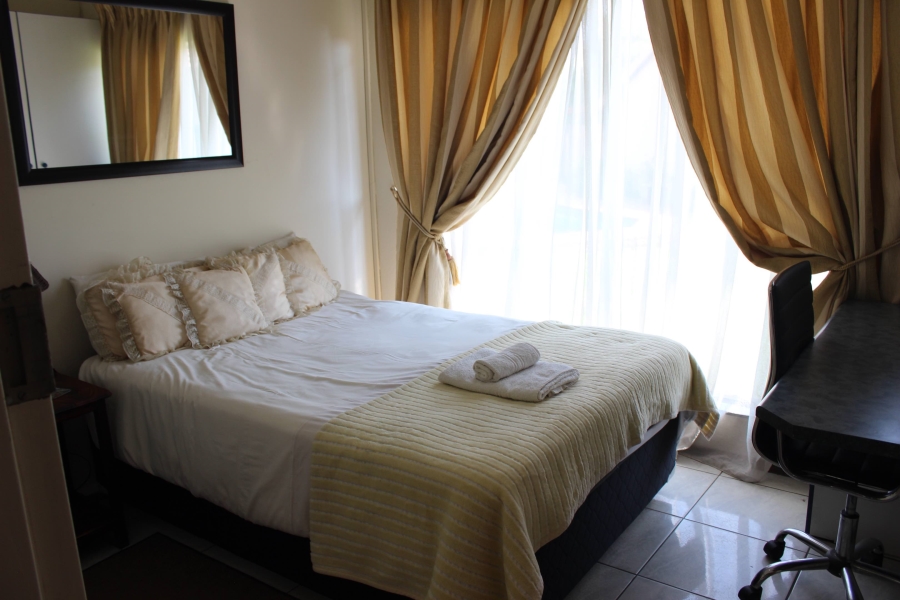 5 Bedroom Property for Sale in Glen Marais Gauteng