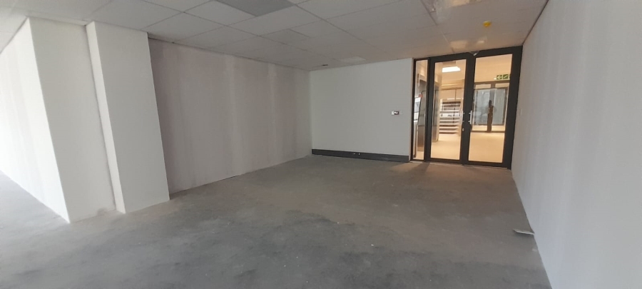 To Let Commercial Property for Rent in Vorna Valley Gauteng