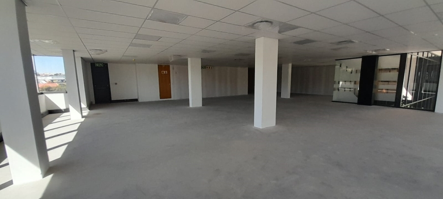 To Let Commercial Property for Rent in Vorna Valley Gauteng