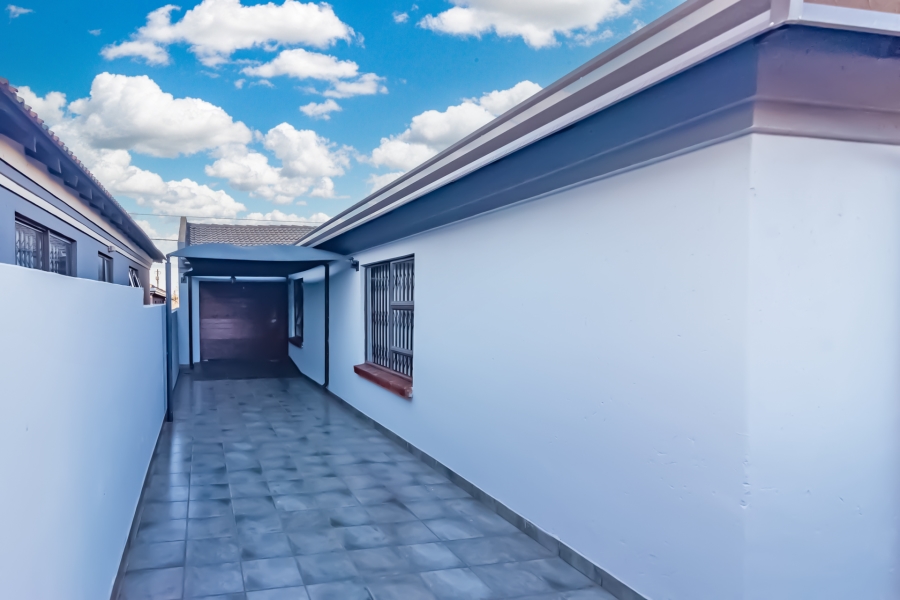 3 Bedroom Property for Sale in Protea Glen Gauteng