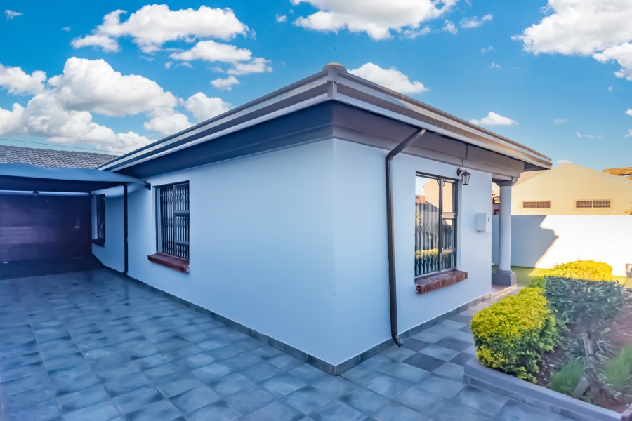 3 Bedroom Property for Sale in Protea Glen Gauteng