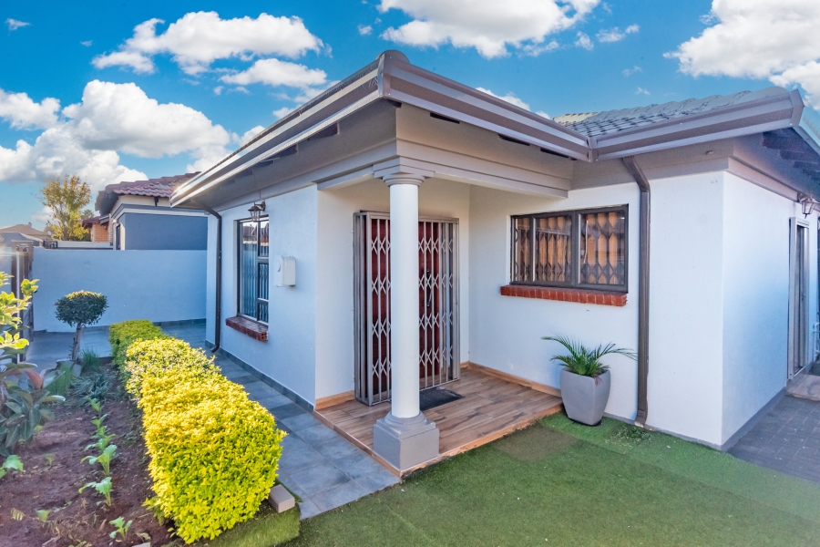 3 Bedroom Property for Sale in Protea Glen Gauteng