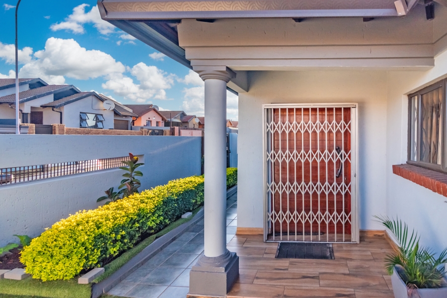 3 Bedroom Property for Sale in Protea Glen Gauteng