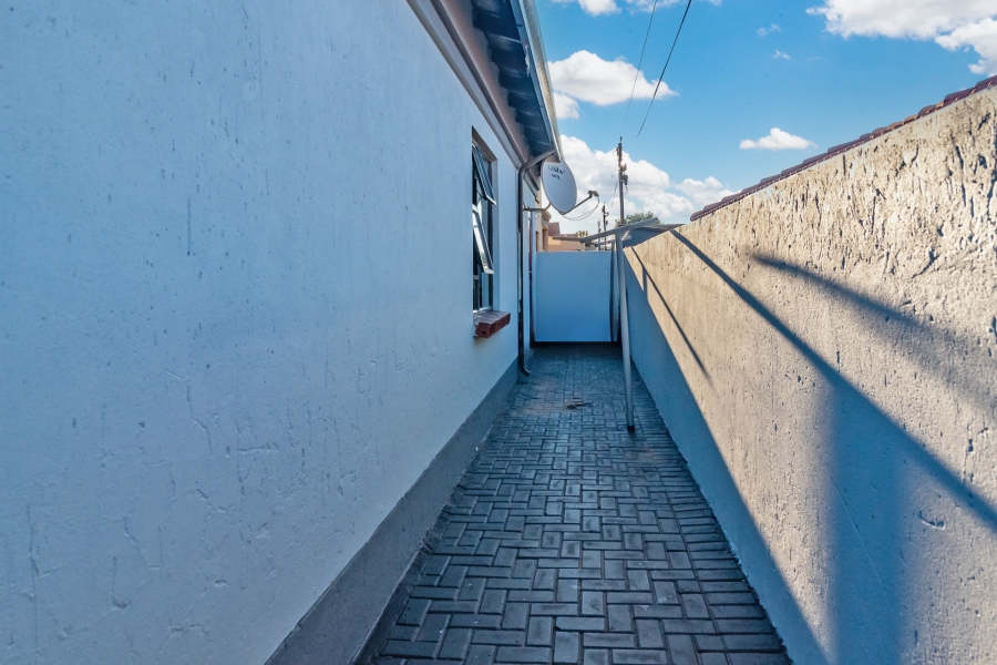 3 Bedroom Property for Sale in Protea Glen Gauteng