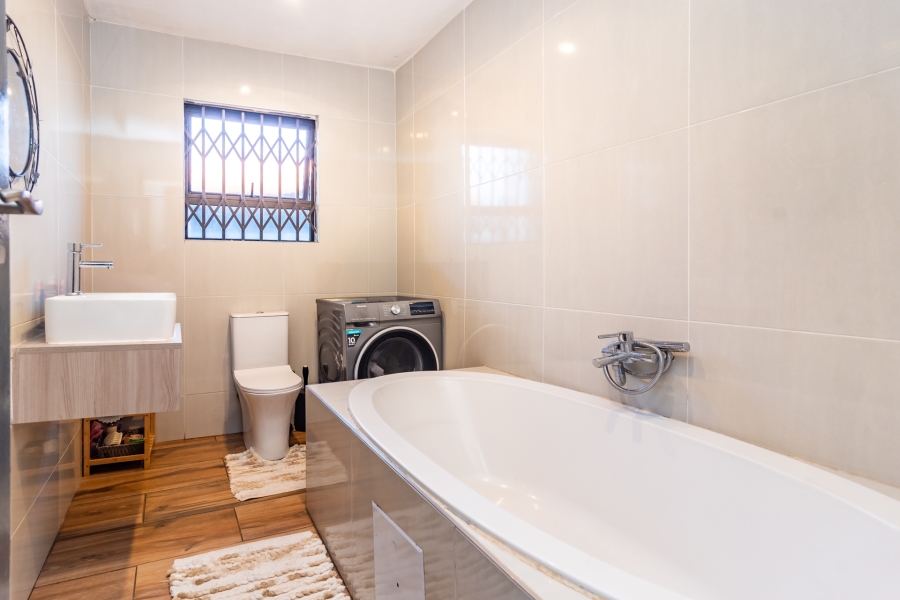 3 Bedroom Property for Sale in Protea Glen Gauteng