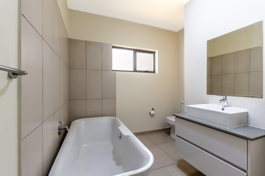 2 Bedroom Property for Sale in North Riding Gauteng