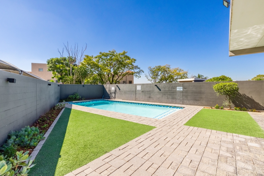 2 Bedroom Property for Sale in North Riding Gauteng