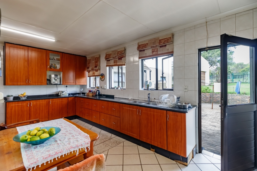 9 Bedroom Property for Sale in Austinview Gauteng