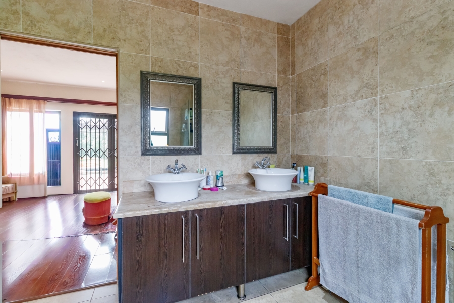 9 Bedroom Property for Sale in Austinview Gauteng