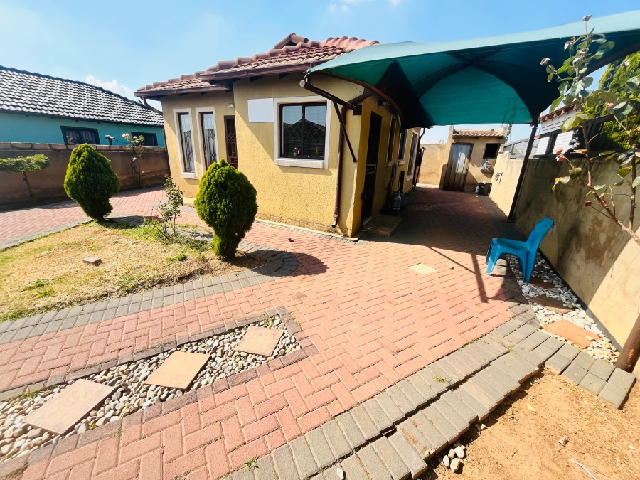 2 Bedroom Property for Sale in Nellmapius Gauteng