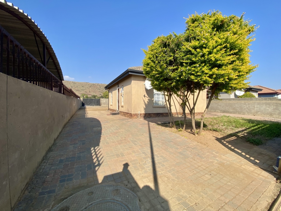 2 Bedroom Property for Sale in Kirkney Gauteng