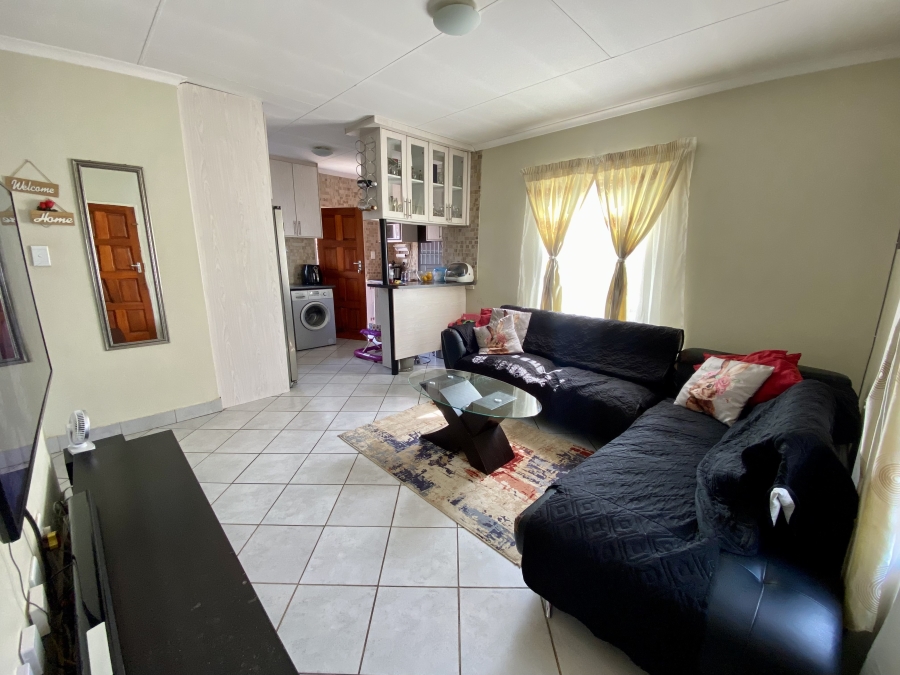 2 Bedroom Property for Sale in Kirkney Gauteng
