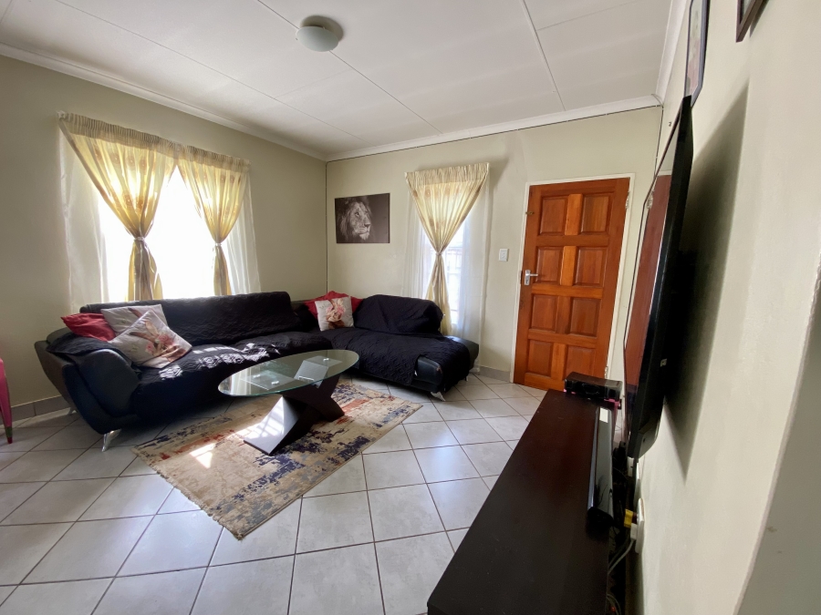 2 Bedroom Property for Sale in Kirkney Gauteng
